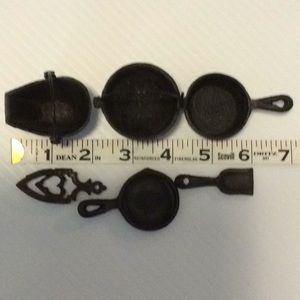 Miniature cast iron kitchen set. Heavy, realistic.
